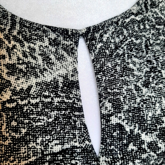 ANN TAYLOR - Rich black and white top for women - Size: S - Picture 3 of 15